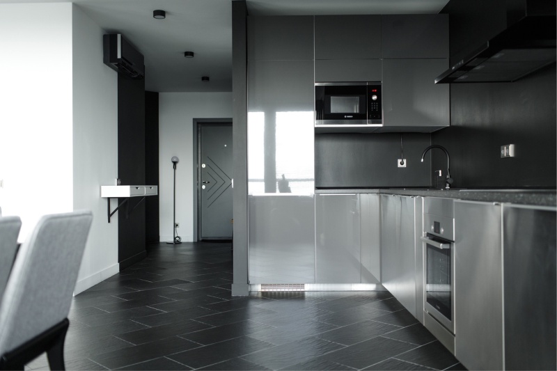 Virtuvė pilkos spalvos