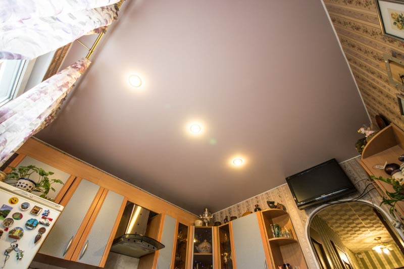 Satin ceiling in the kitchen