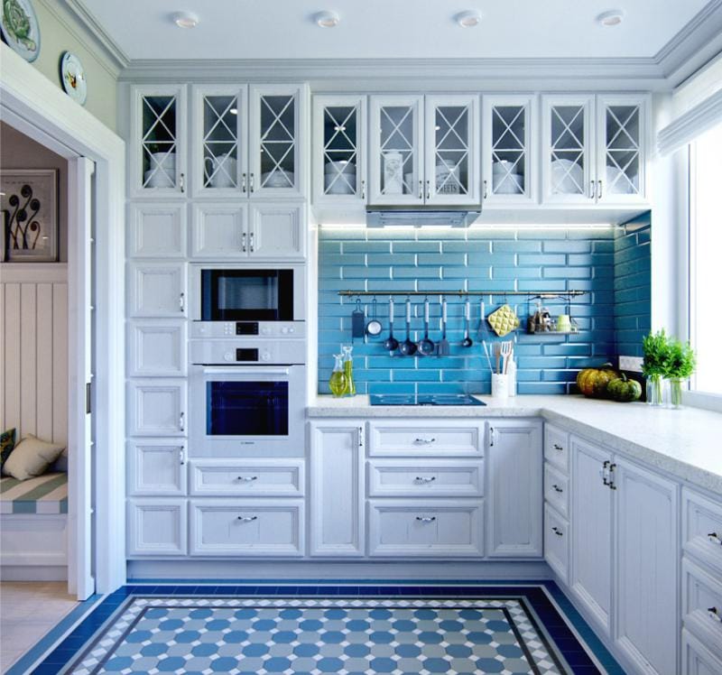 สีฟ้าและสีฟ้าในการตกแต่งภายในของห้องครัว