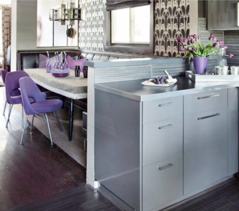 Grey-purple kitchen