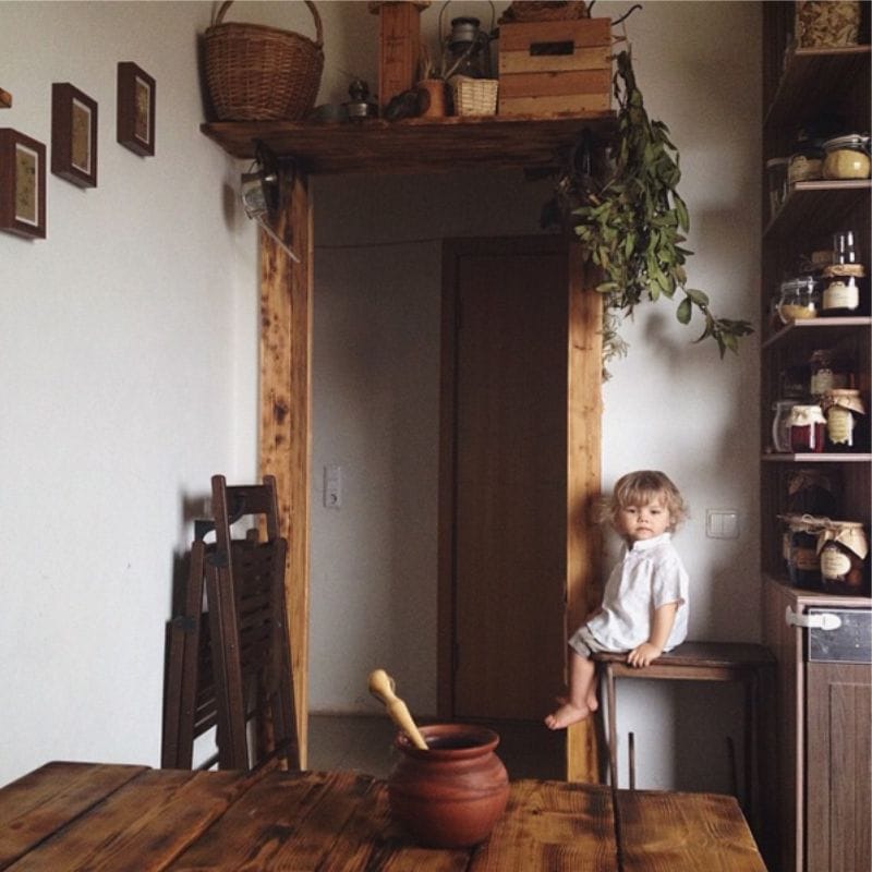 Унутрашња кухиња у стилу руске колибе