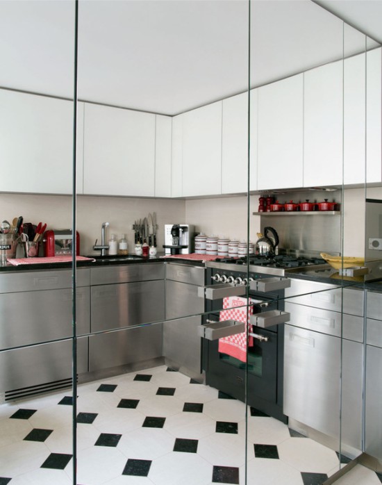 Virtuvė su veidrodžiais