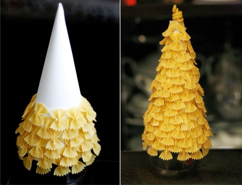 Making Christmas tree from pasta