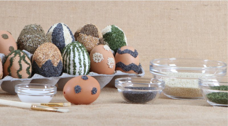 Velykiniai kiaušiniai dekoruoti javais ir prieskoniais