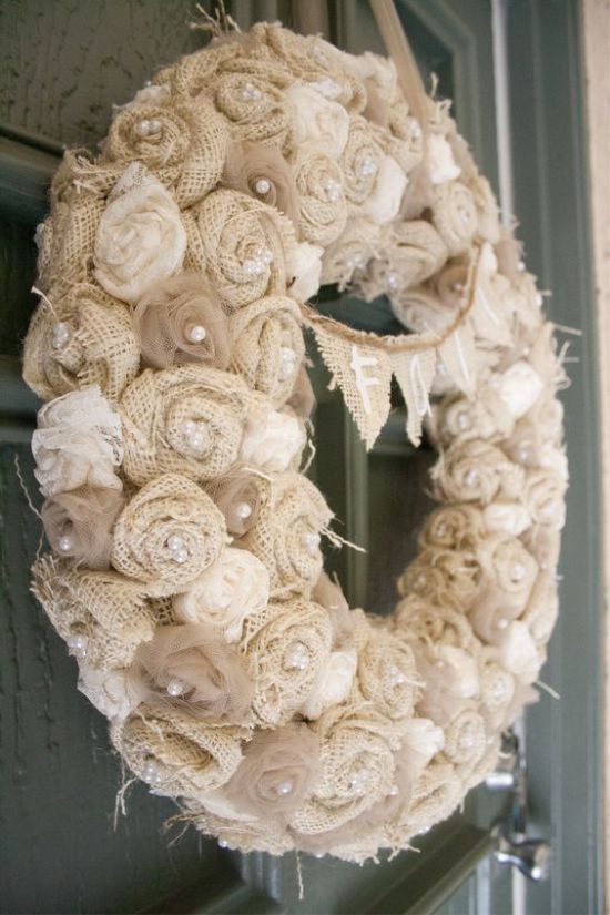 A wreath of roses from flax