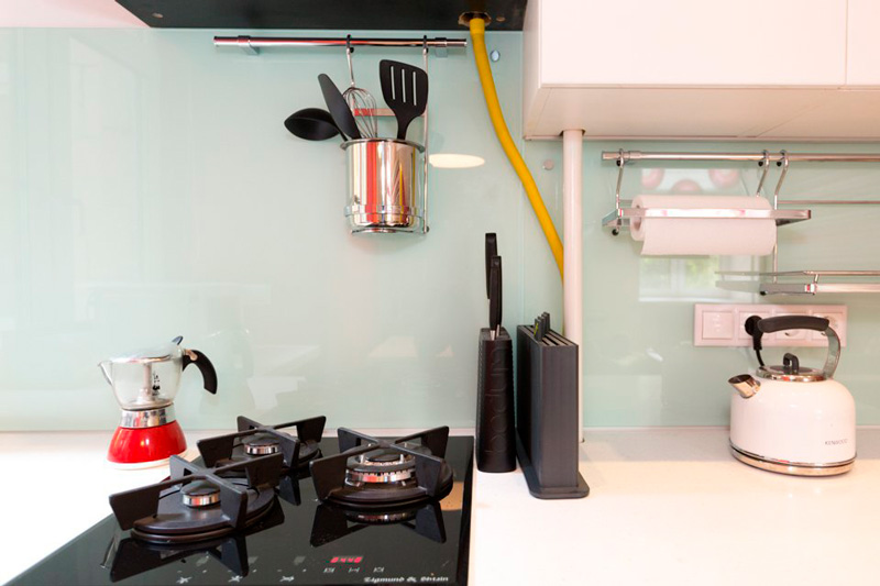 Virtuvė stalinkoje su mini prietaisais