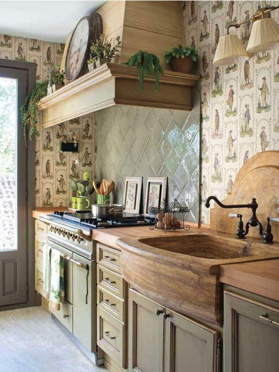 Green kitchen na may beige wallpaper