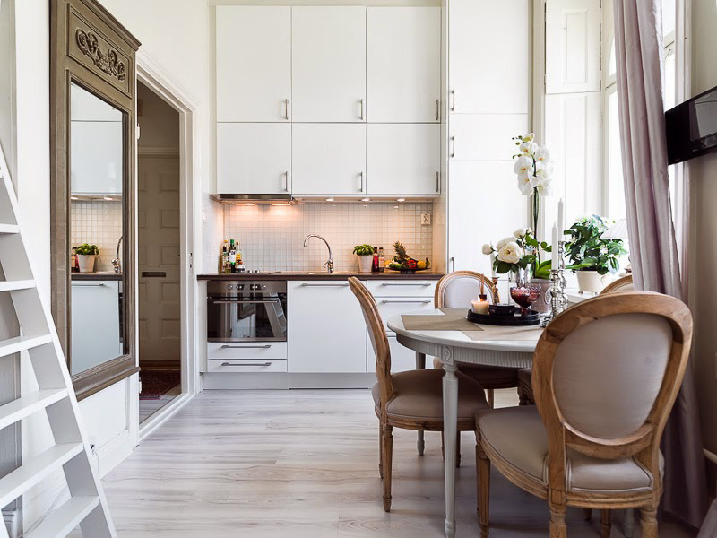 White glossy neoclassical kitchen