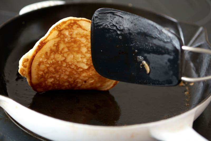 Express pancakes on kefir